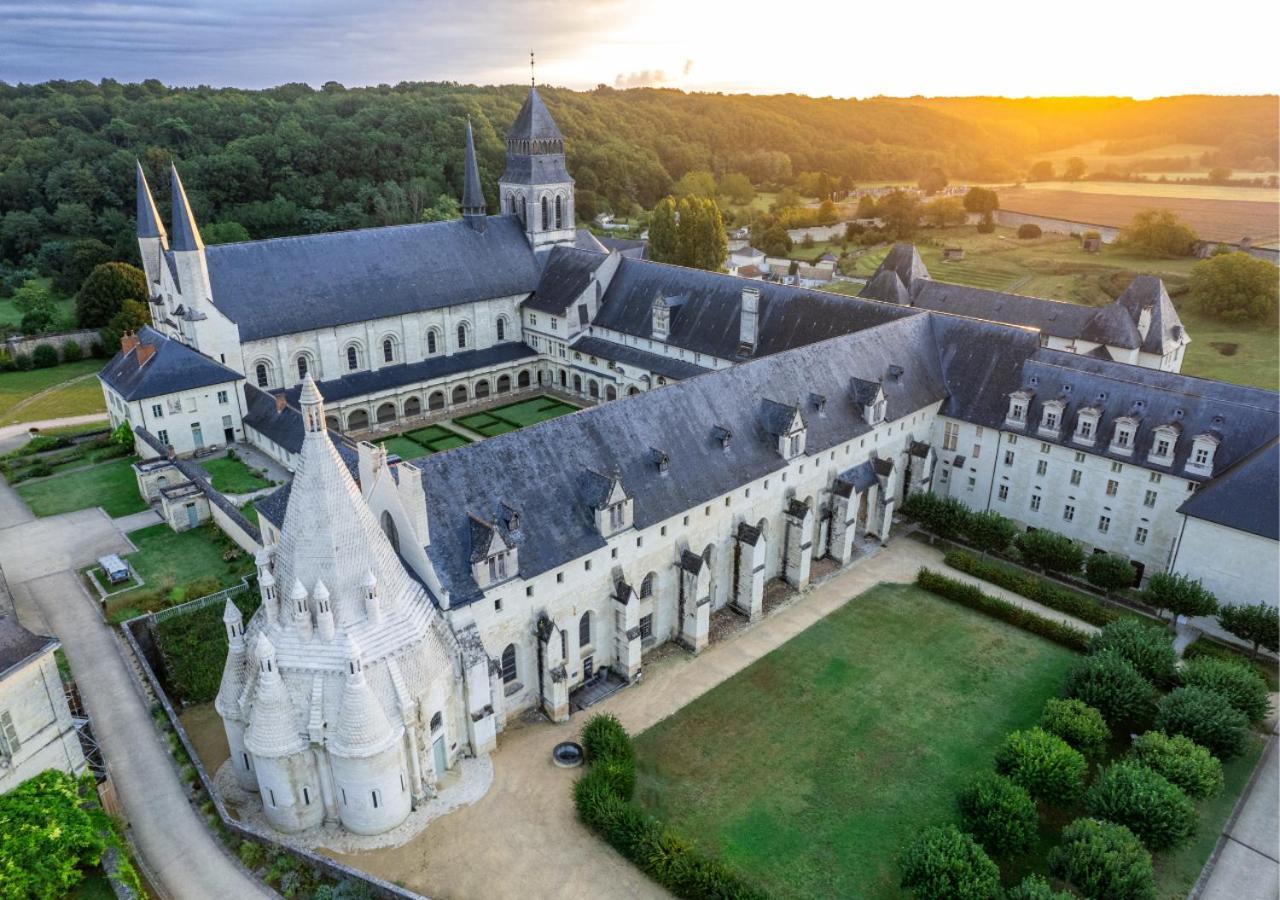 Les Logis Du Forgeron, Gites De Groupe Entre Loire & Vignes Saint-Jean-des-Mauvrets Dış mekan fotoğraf